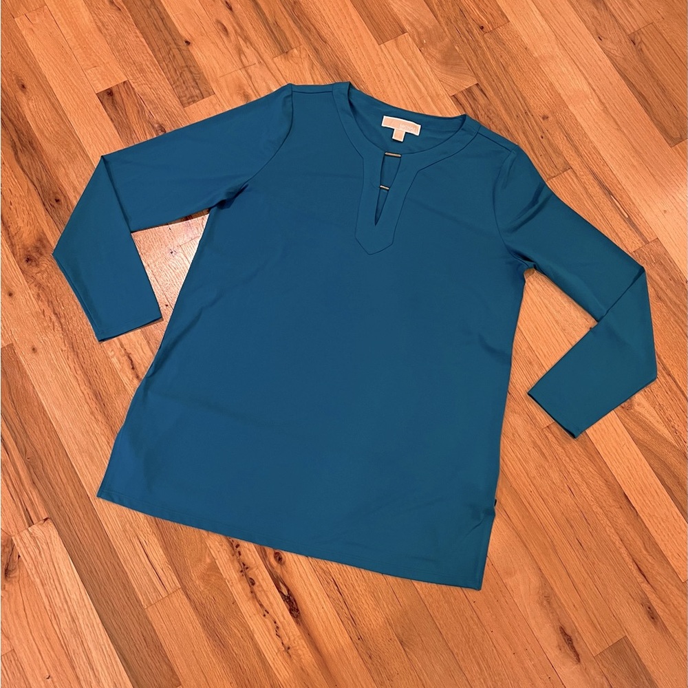Michael Kors Teal Top w gold hardware detailing - size Large